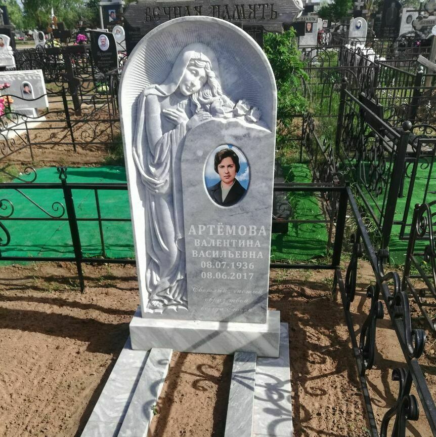 Мраморная скорбящая памятник Скорбящая из мрамора Еланское кладбище Саратов